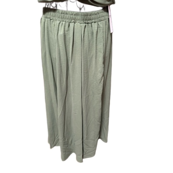 Yozy 2 pc set/Top & Skirt​​ - Picture 2 of 5